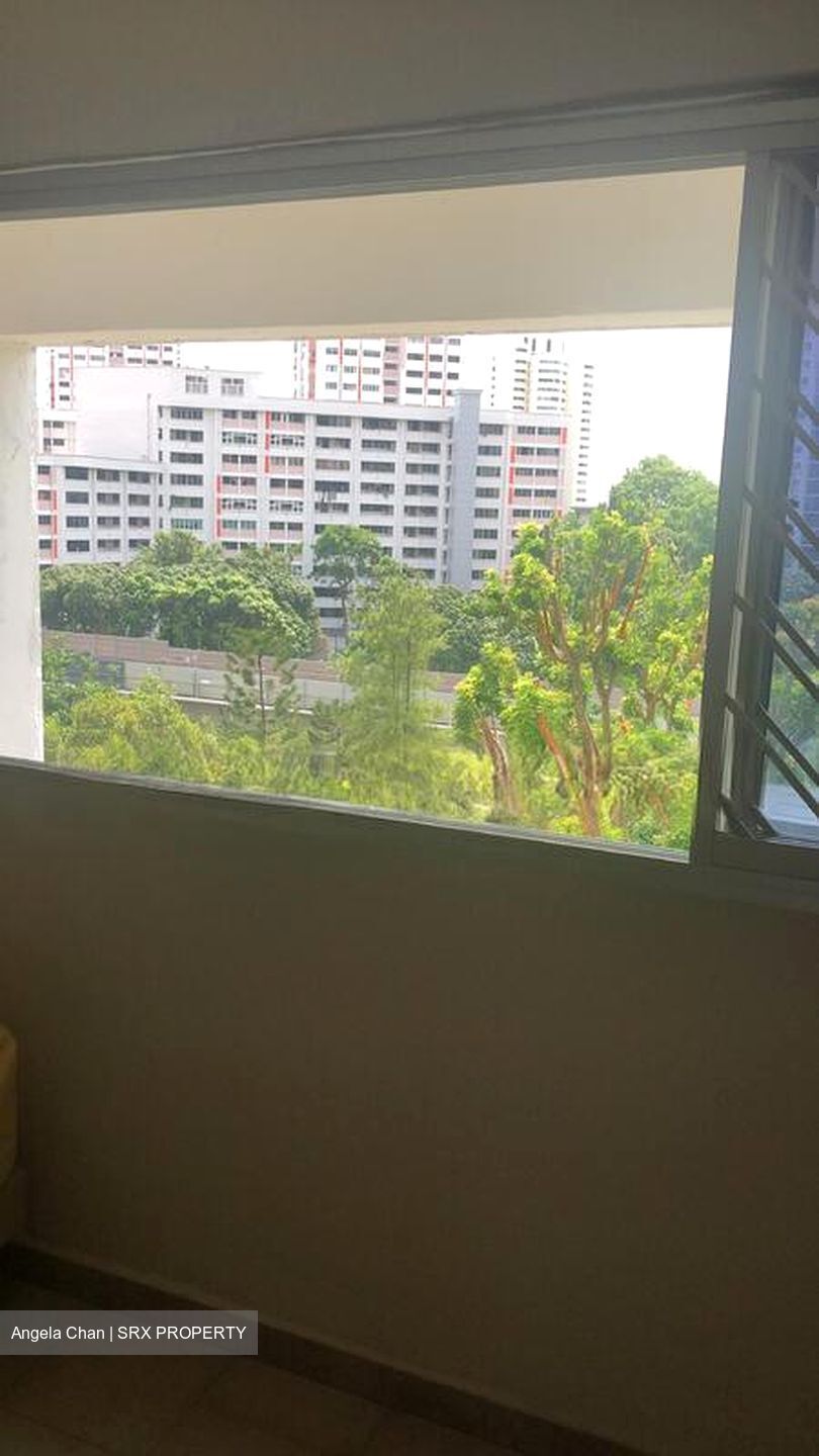 Blk 216 Jurong East Street 21 (Jurong East), HDB Executive #496659911